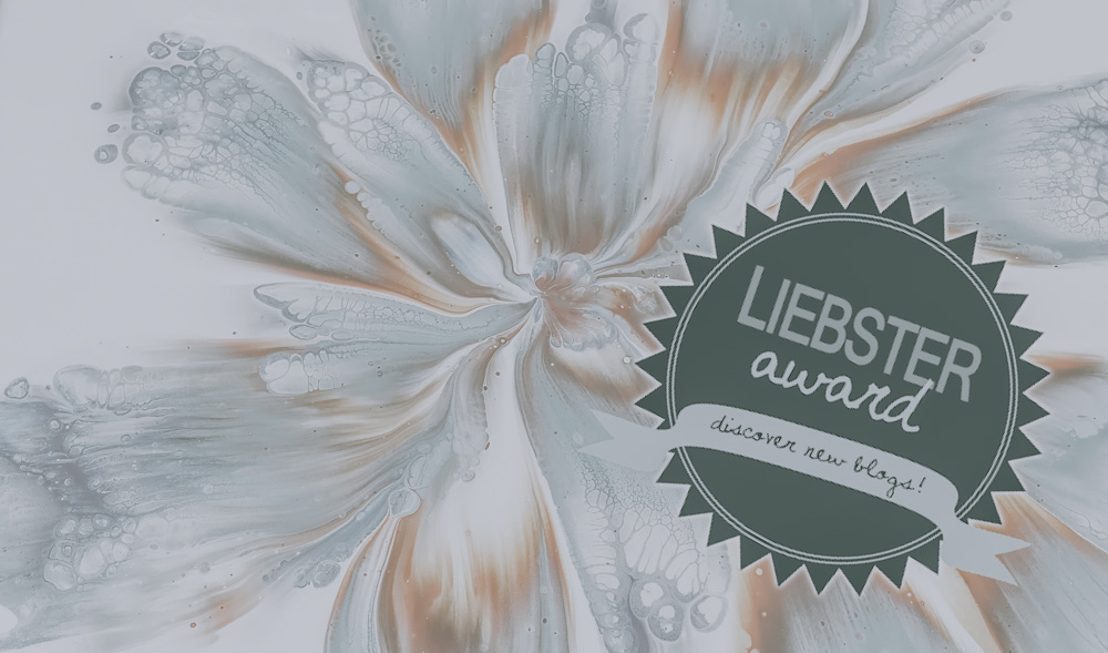 Liebster Award Logo mit Foto von Fiona Art