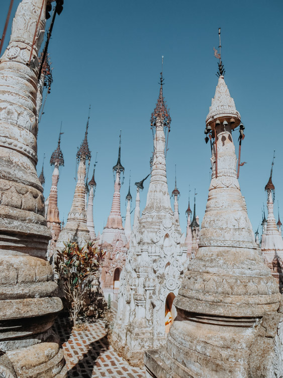 Stupas in Kakku ein echter Myanmar Geheimtipp