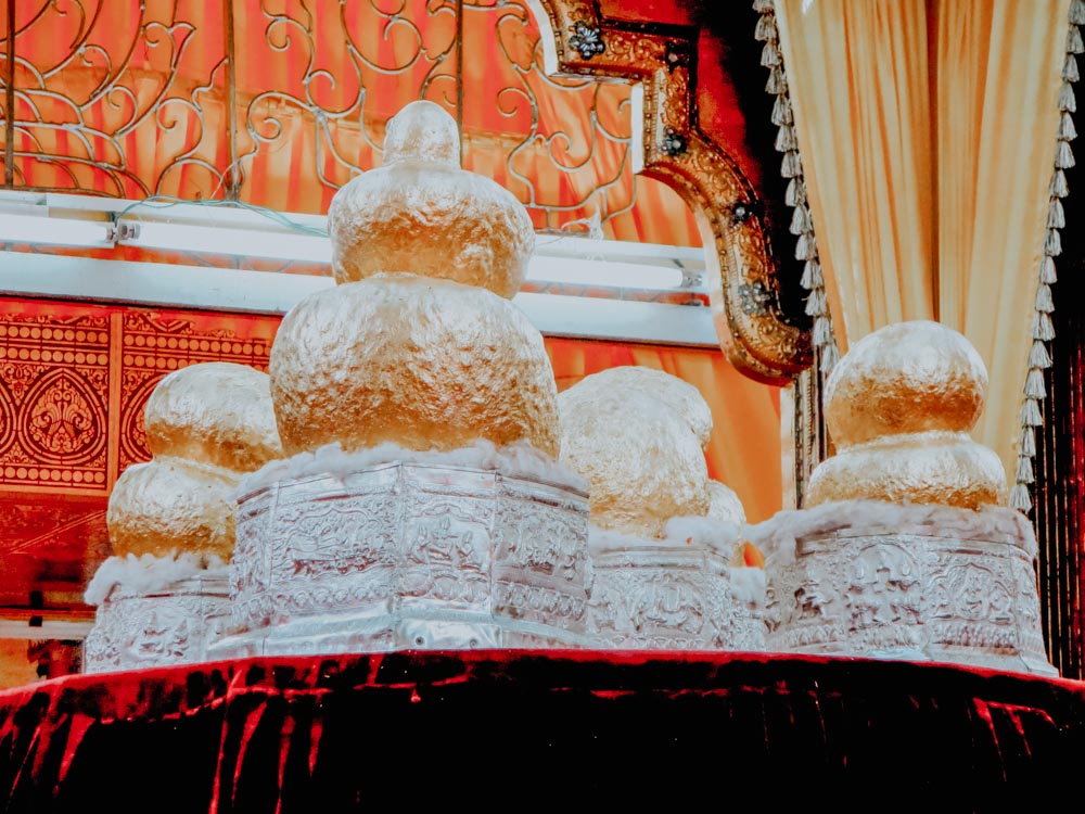 Must sees in Myanmar: Buddha Figuren der Phaung Daw U Pagode