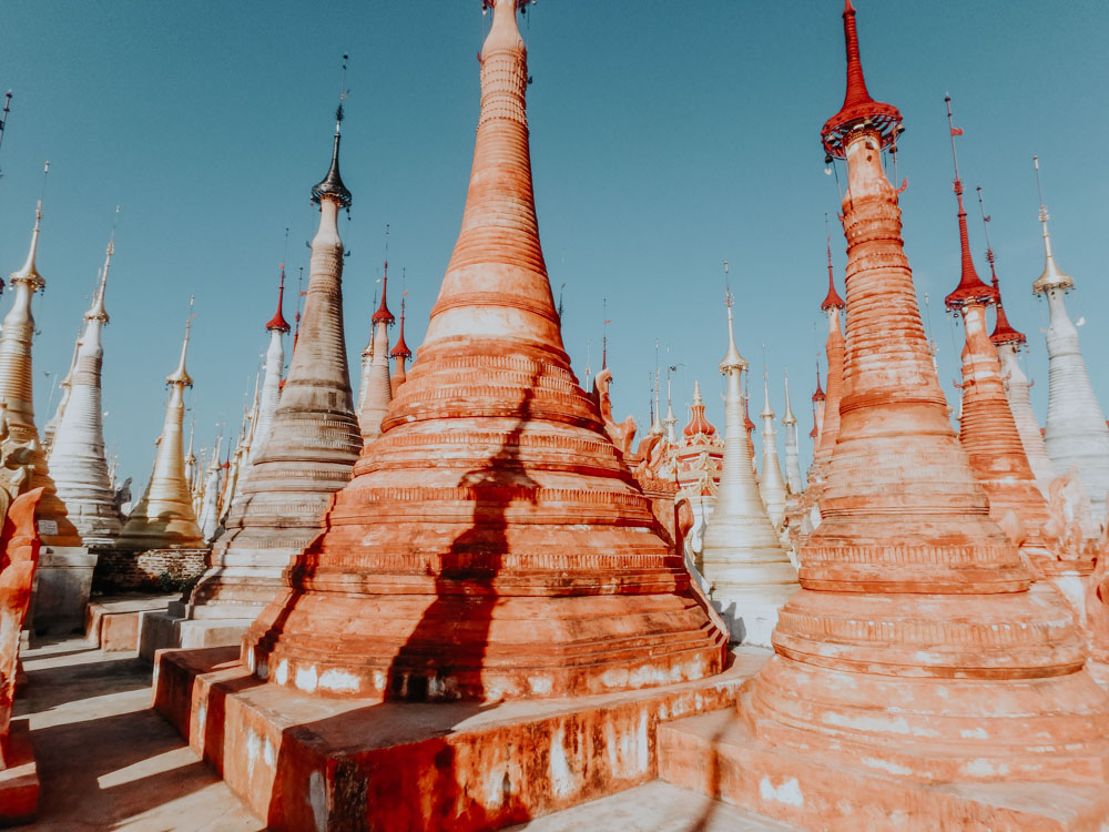 Must sees in Myanmar: Inthein Stupas am Inle Lake