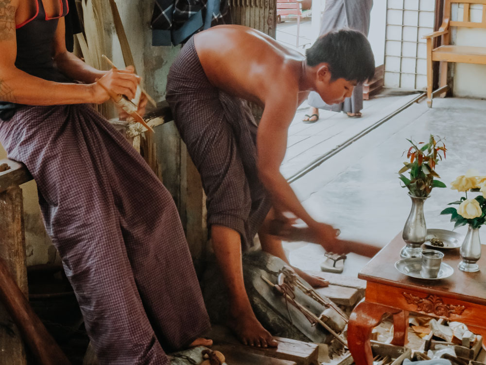 Glodschläger in Mandalay Myanmar