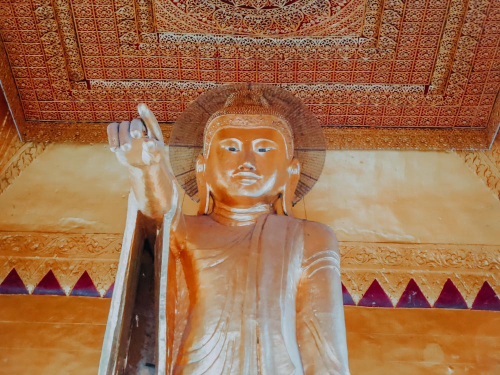 Shweyattaw-Buddha am Mandalay Hill Myanmar