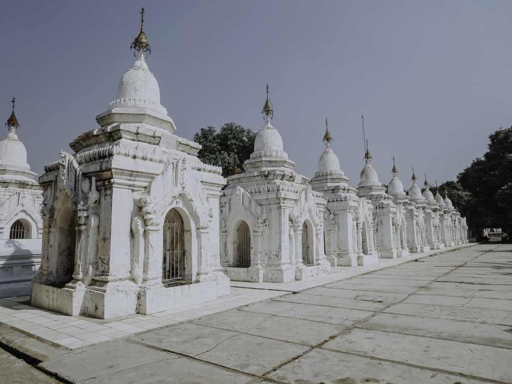 Mandalay - Die schönsten Sehenswürdigkeiten - Kuthodaw Pagode